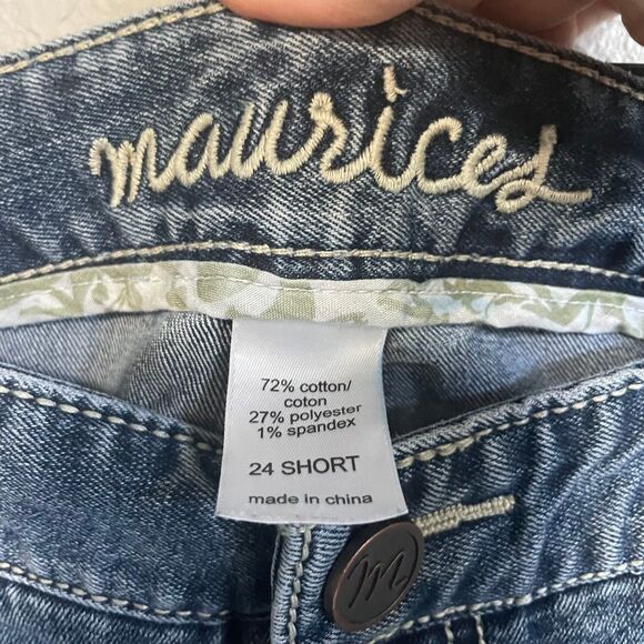 Women’s size 24 short Maurice’s bootcut jeans - Picture 2 of 5
